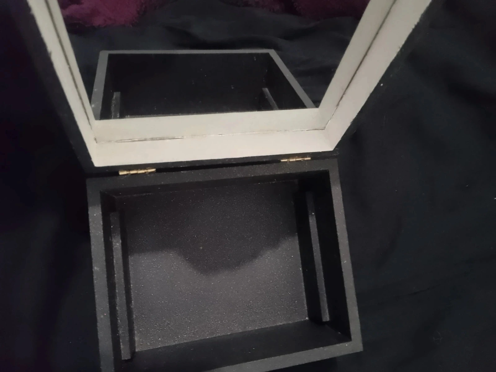 Wooden jewelry box with mirror – photo 4